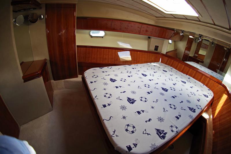 Book yachts online - motorboat - Ferretti 57 Fly Anniversary - Palmyra - rent