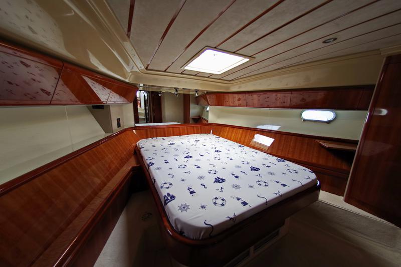 Book yachts online - motorboat - Ferretti 57 Fly Anniversary - Palmyra - rent