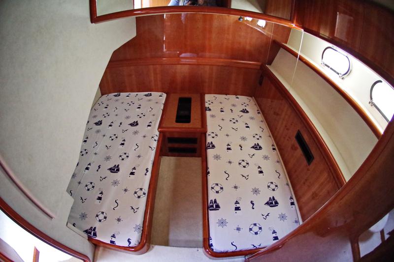 Book yachts online - motorboat - Ferretti 57 Fly Anniversary - Palmyra - rent