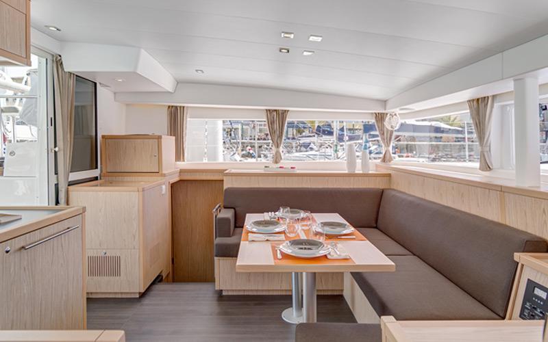 Book yachts online - catamaran - Lagoon 400 - Mare Quiero - rent