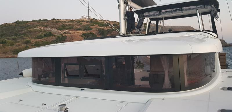 Book yachts online - catamaran - Lagoon 42 - Midas - rent