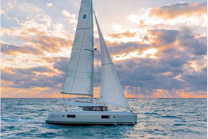 Book yachts online - catamaran - Lagoon 42 - Midas - rent