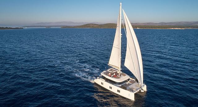 Book yachts online - catamaran - Sunreef 60 - SINATA - rent