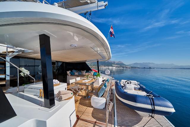 Book yachts online - catamaran - Sunreef 60 - SINATA - rent