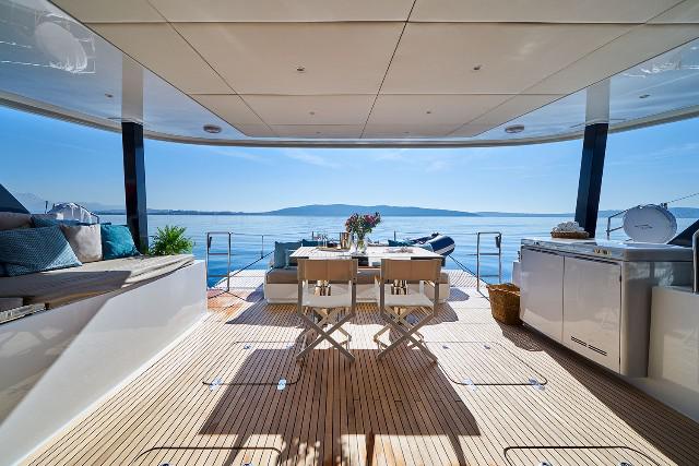 Book yachts online - catamaran - Sunreef 60 - SINATA - rent