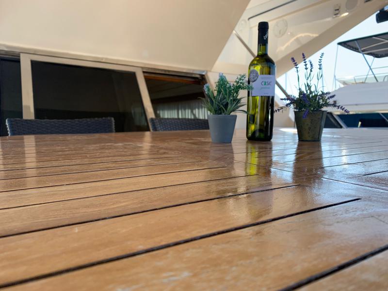 Book yachts online - motorboat - Yaretti 2110 - La Belle  - rent