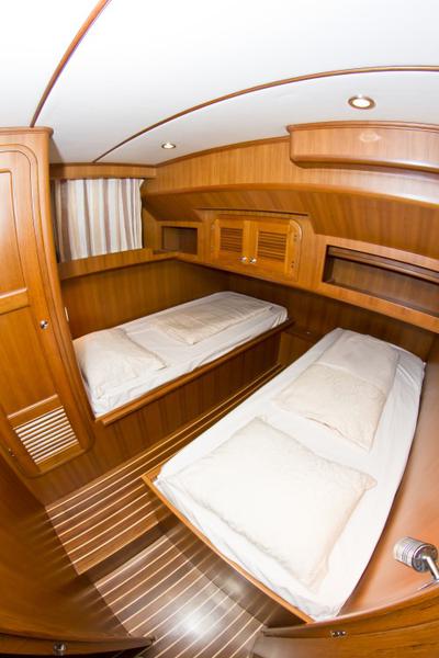Book yachts online - motorboat - Adagio Europa 51.5 - Anna Sophie  - rent