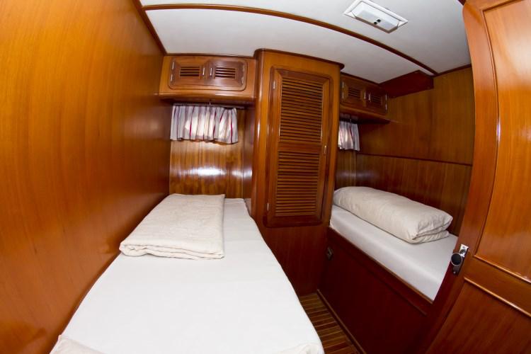 Book yachts online - motorboat - Staryacht 1940 - Viva La Libertad  - rent