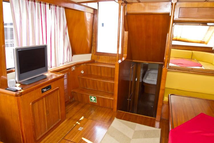 Book yachts online - motorboat - Staryacht 1940 - Viva La Libertad  - rent