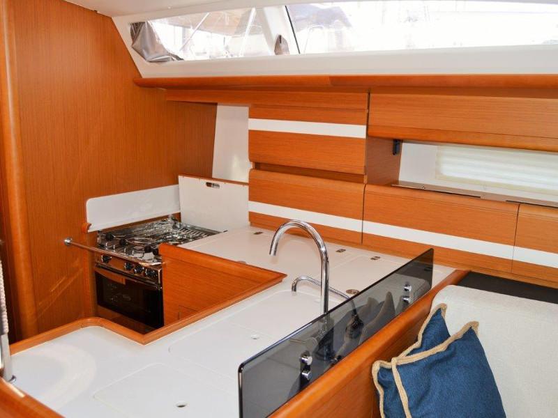 Book yachts online - sailboat - Jeanneau 53 - Barone del sale - rent