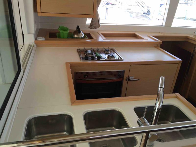 Book yachts online - catamaran - Lagoon 450 - Geronimo - rent