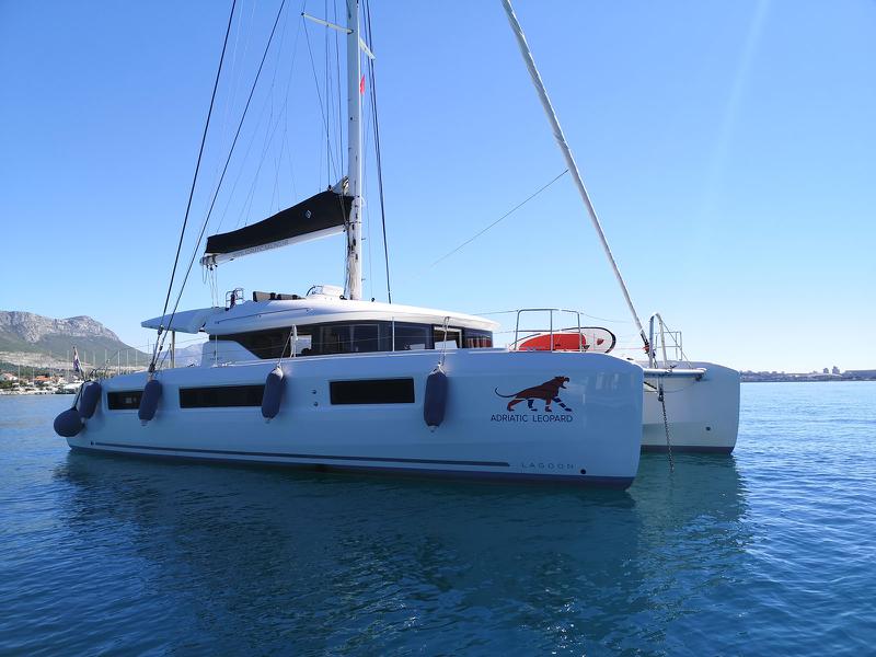 Book yachts online - catamaran - Lagoon 50 - ADRIATIC LEOPARD  - rent