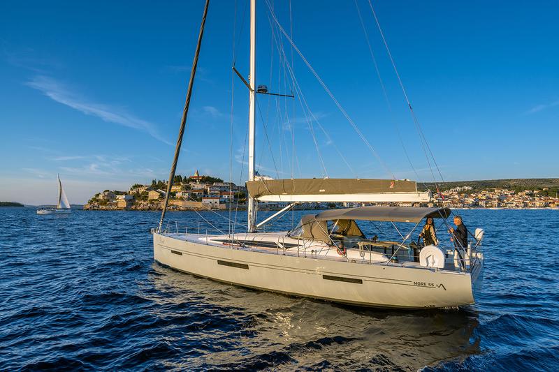 Book yachts online - sailboat - More 55 - PIXEL - rent