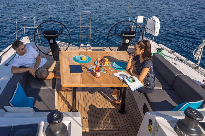 Book yachts online - sailboat - More 55 - PIXEL - rent