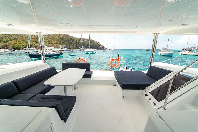 Book yachts online - catamaran - Lagoon 52F - AKANA - rent
