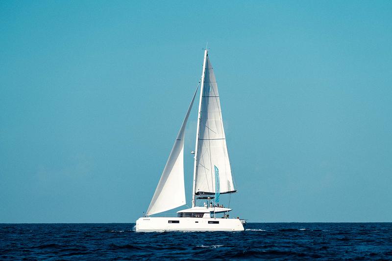 Book yachts online - catamaran - Lagoon 52F - AKANA - rent