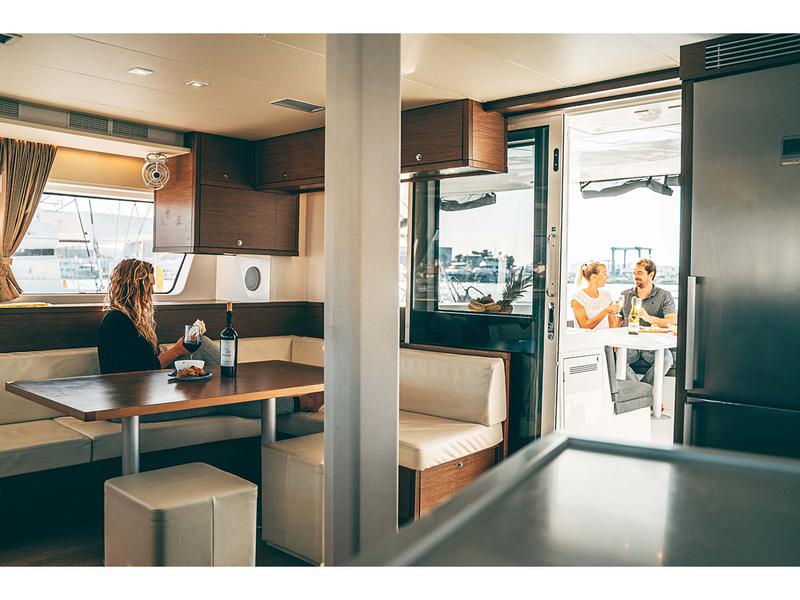 Book yachts online - catamaran - Lagoon 52F - AKANA - rent