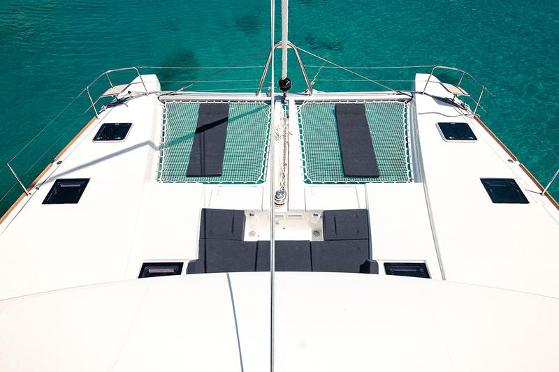 Book yachts online - catamaran - Lagoon 52F - AKANA - rent