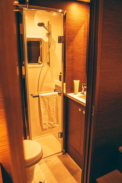 Book yachts online - catamaran - Lagoon 52F - AKANA - rent