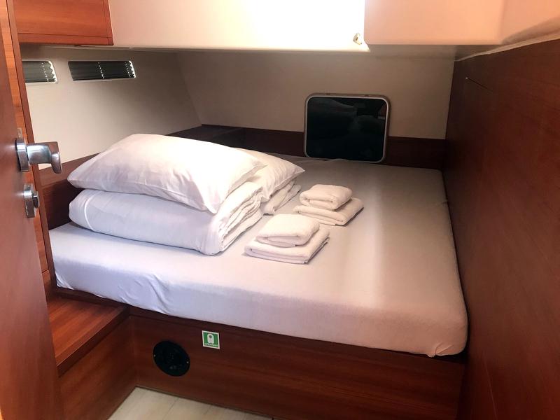 Book yachts online - sailboat - More 55 - MORE AMORE - rent