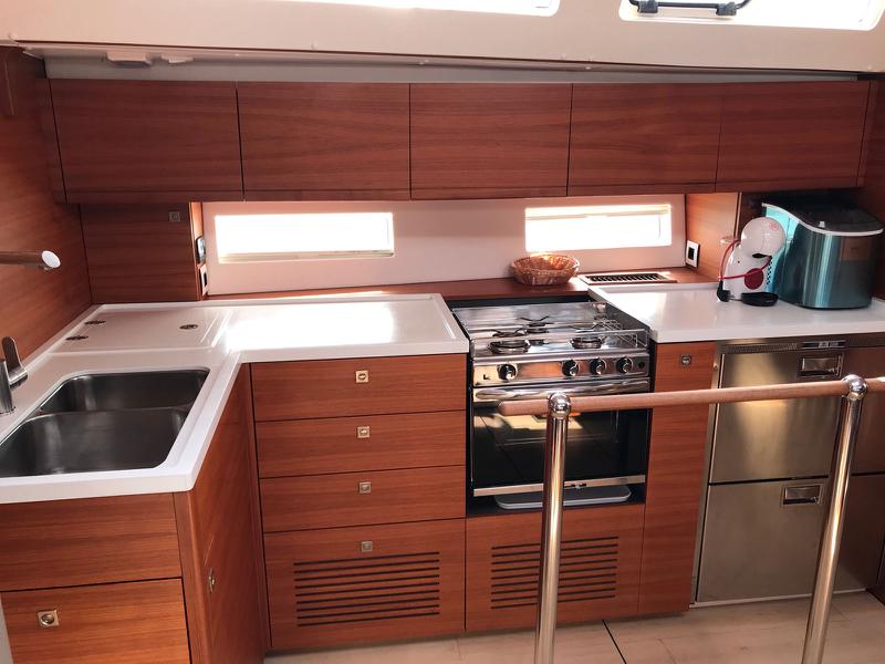 Book yachts online - sailboat - More 55 - MRS.ROBINSON - rent