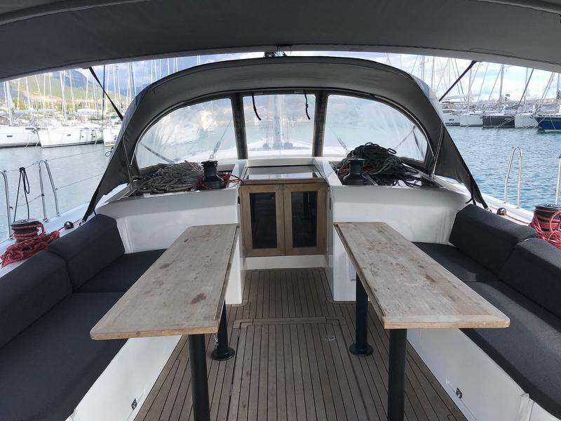 Book yachts online - sailboat - More 55 - MRS.ROBINSON - rent