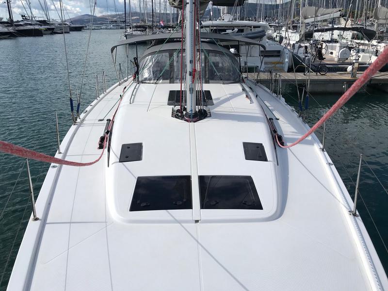 Book yachts online - sailboat - More 55 - MRS.ROBINSON - rent