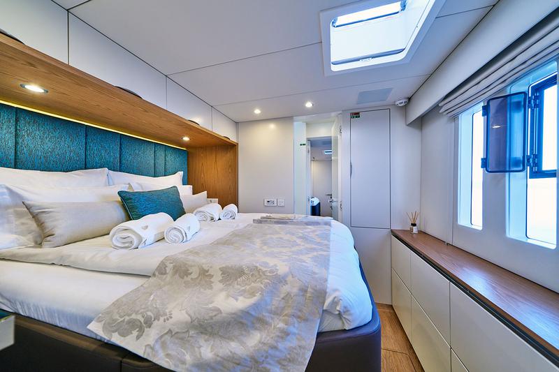 Book yachts online - catamaran - Sunreef 60 - SINATA - rent