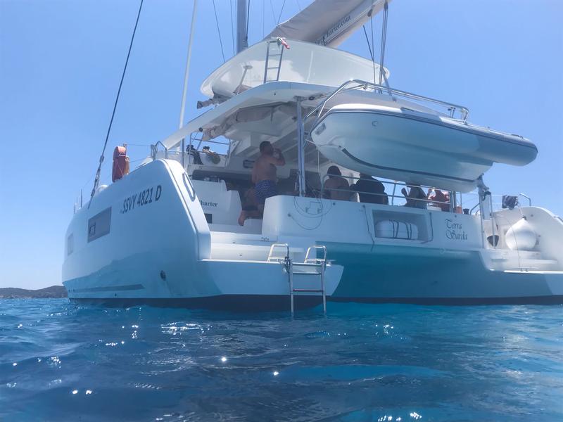 Book yachts online - catamaran - Lagoon 46 - Terra Sarda - air conditioned - - rent