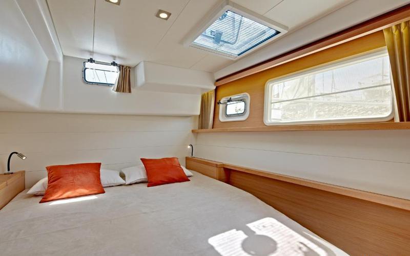 Book yachts online - catamaran - Lagoon 450  Flybridge - Lu Lu - rent