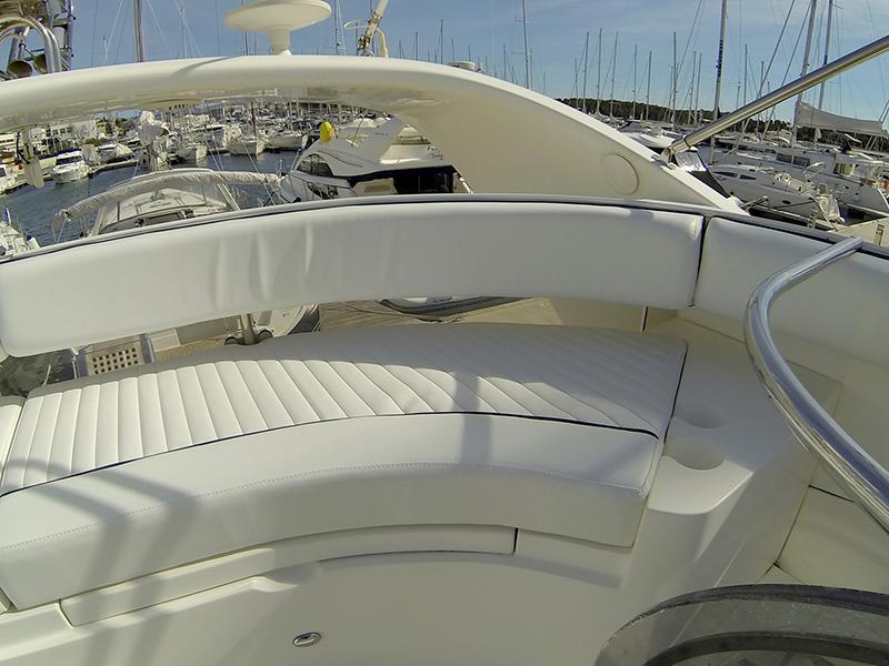 Book yachts online - motorboat - Fairline Phantom 50 - Luna IV (Jet ski - option with extra charge) - rent