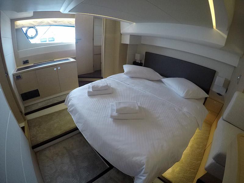 Book yachts online - motorboat - Prestige 500 Fly - Serendipity I - (skipper obligatory - Jet ski - option with extra charge) - rent