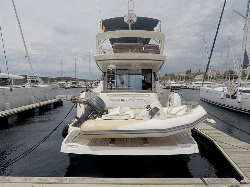 Book yachts online - motorboat - Prestige 500 Fly - Serendipity I - (skipper obligatory - Jet ski - option with extra charge) - rent