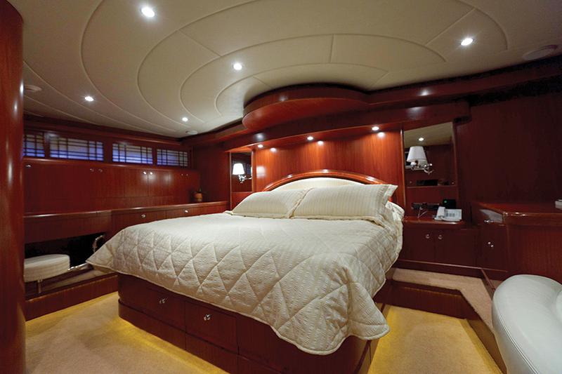 Book yachts online - motorboat - Johnson 87 - Johnson Baby - rent