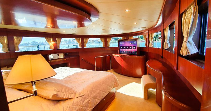 Book yachts online - motorboat - Johnson 87 - Johnson Baby - rent