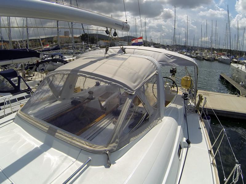 Book yachts online - sailboat - Oceanis 50 - Pika II (Bowthruster, Sails 2020, AC + generator) - rent