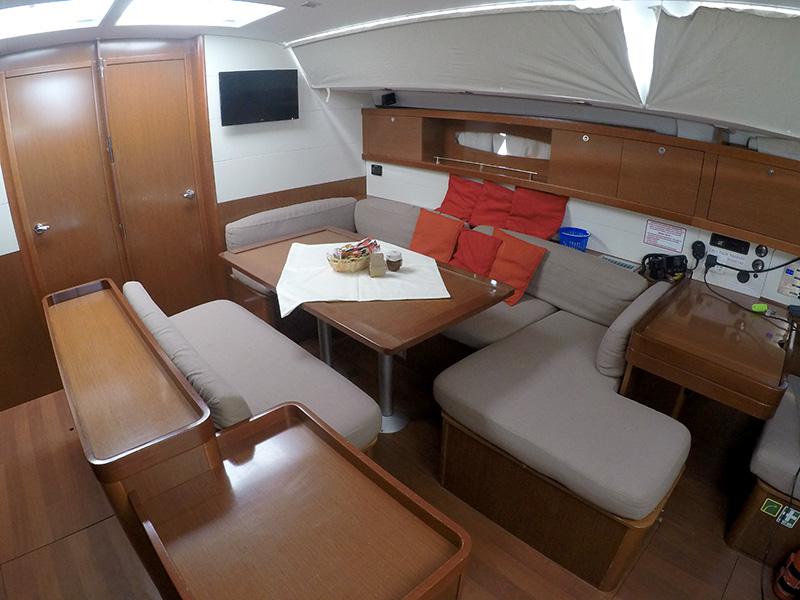 Book yachts online - sailboat - Oceanis 50 - Pika II (Bowthruster, Sails 2020, AC + generator) - rent