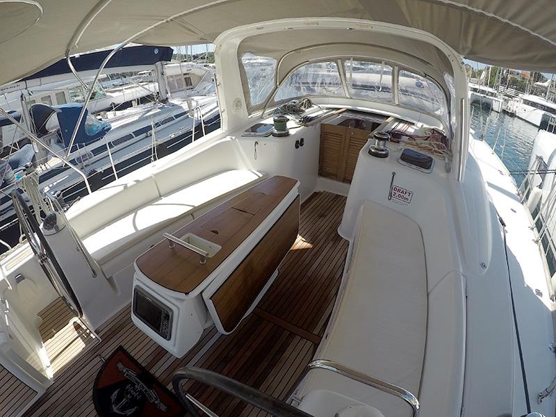 Book yachts online - sailboat - Oceanis 50 - Pika II (Bowthruster, Sails 2020, AC + generator) - rent