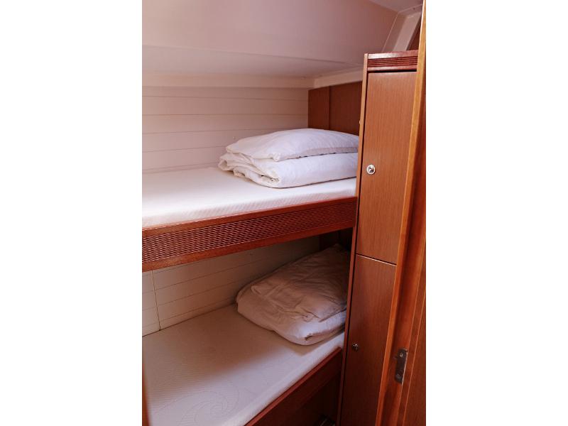 Book yachts online - sailboat - BAVARIA C 50 BT - SIRENA - rent