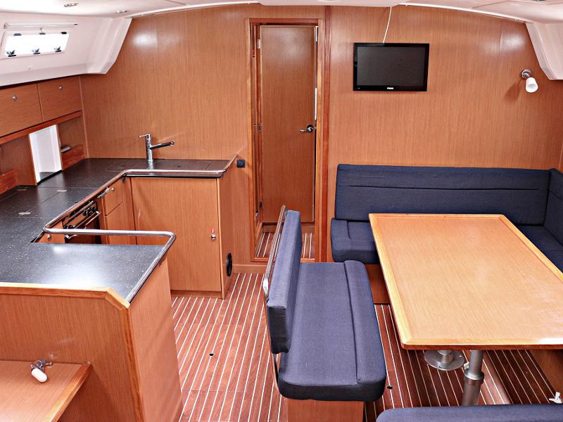 Book yachts online - sailboat - BAVARIA C 50 BT - SIRENA - rent