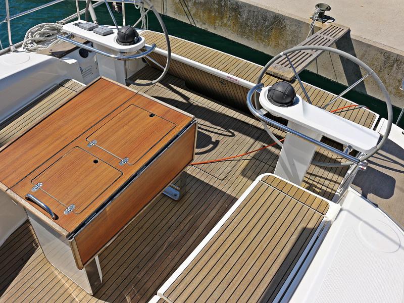 Book yachts online - sailboat - BAVARIA C 50 BT - SIRENA - rent