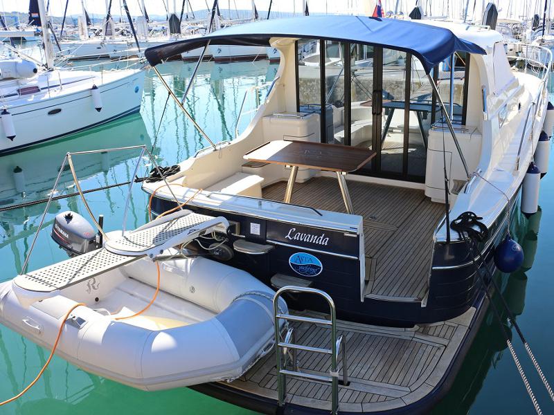 Book yachts online - motorboat - ADRIANA 36 BT (11) - LAVANDA - rent