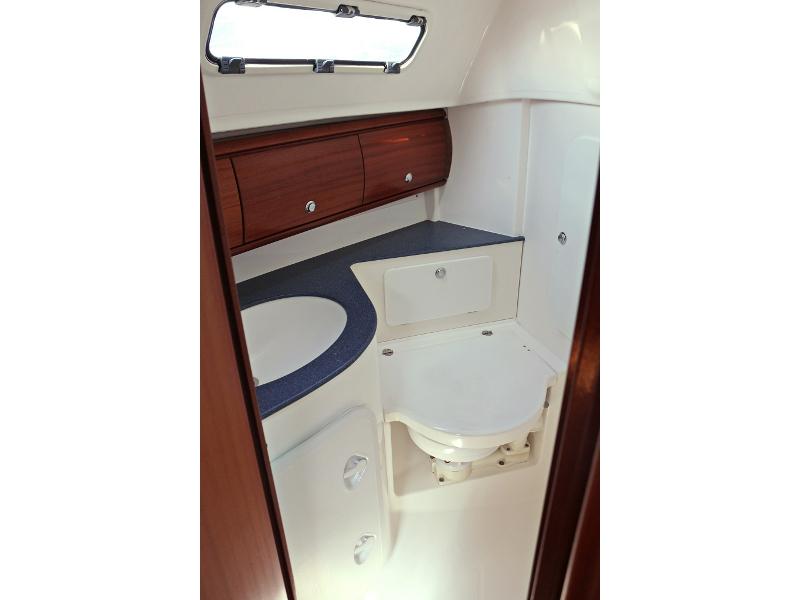 Book yachts online - sailboat - BAVARIA C 37 BT - ANDREA - rent