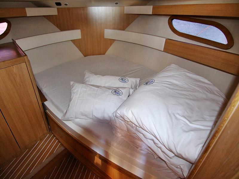 Book yachts online - motorboat - ADRIANA 36 BT (16) - MIRTA - rent