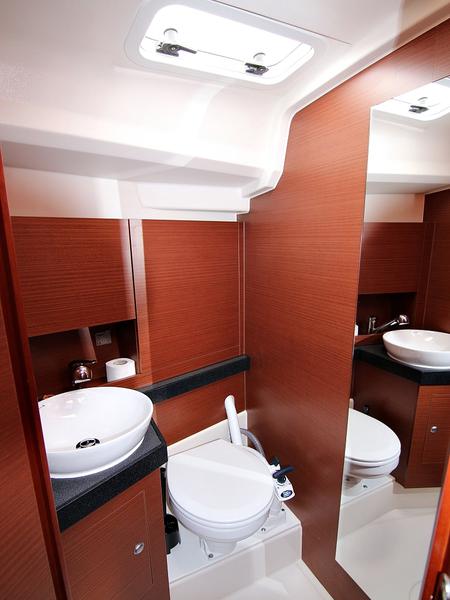 Book yachts online - sailboat - HANSE 418 BT - EVA - rent