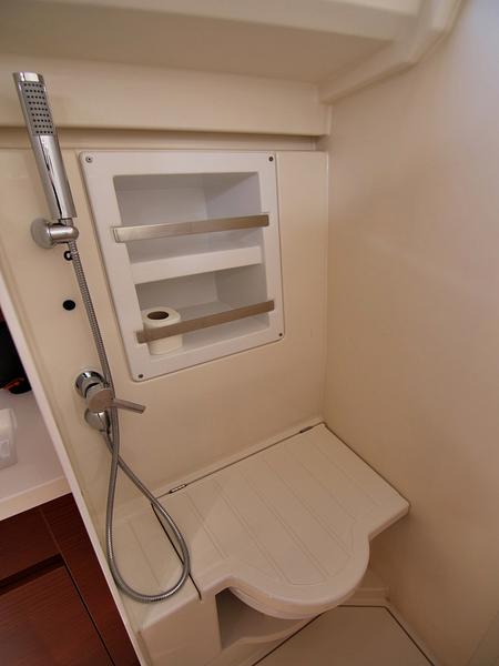 Book yachts online - sailboat - HANSE 418 BT - EVA - rent