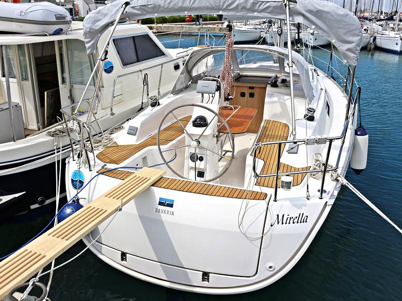 Book yachts online - sailboat - BAVARIA C 33 - MIRELLA - rent