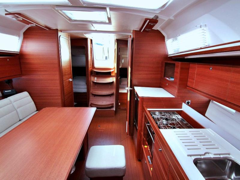 Book yachts online - sailboat - DUFOUR 382 BT - THELMA - rent
