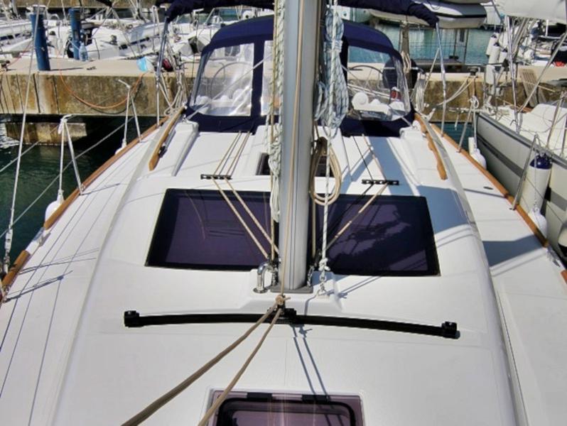 Book yachts online - sailboat - DUFOUR 382 BT - THELMA - rent