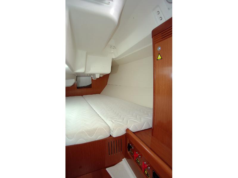 Book yachts online - sailboat - OCEANIS 34 - BEBA - rent